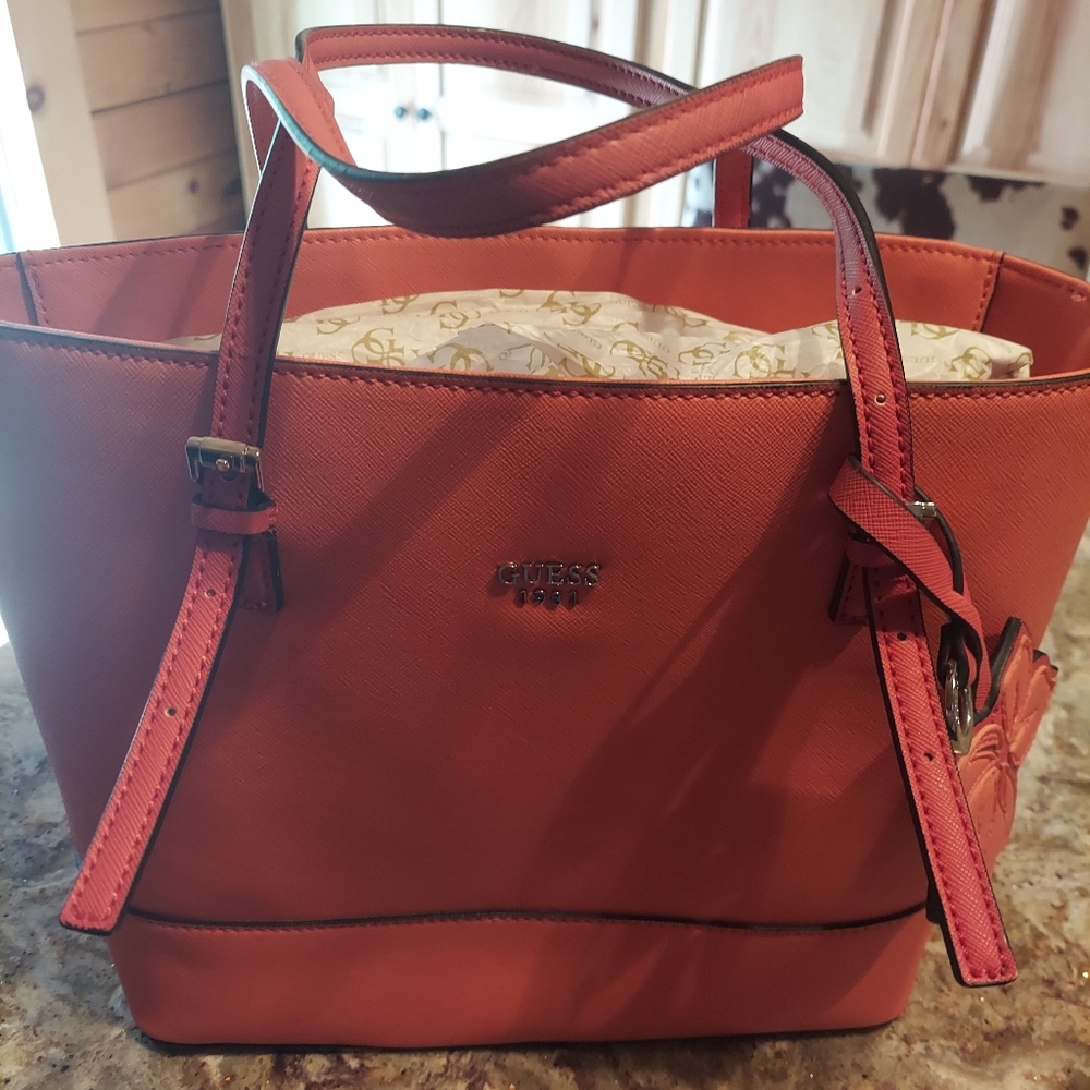Guess Bucket Tote